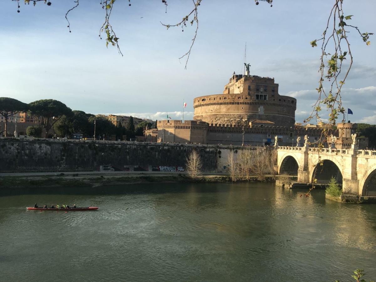 Una Finestra Su Castel Sant'Angelo Rome Bagian luar foto